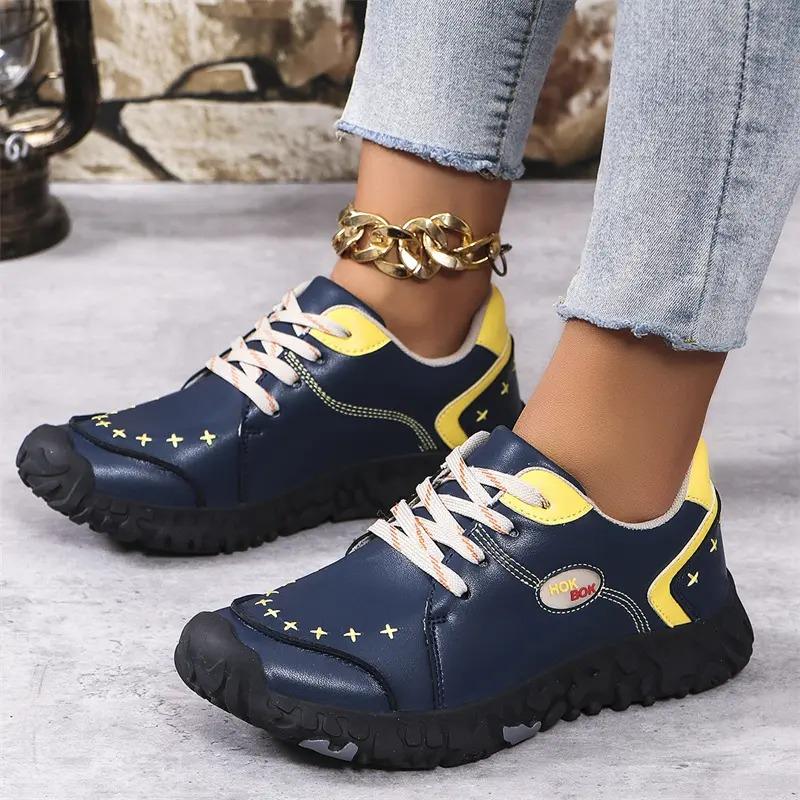 Fashion Womens Hand Stitched Leather Sneakers Lightweight Flat Design Shoes Comfortable Breathable Upper Leather Sole