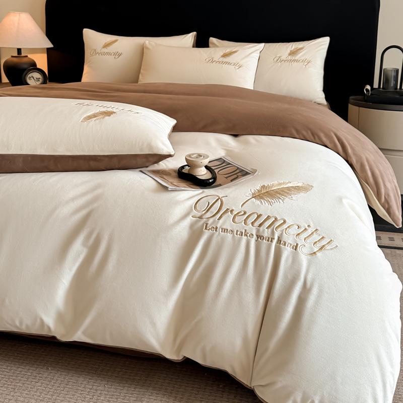 Plush Coral Fleece Winter Bedding Set: Thickened Velvet Duvet Cover, Flannel Bed Sheet, and Pillowcases