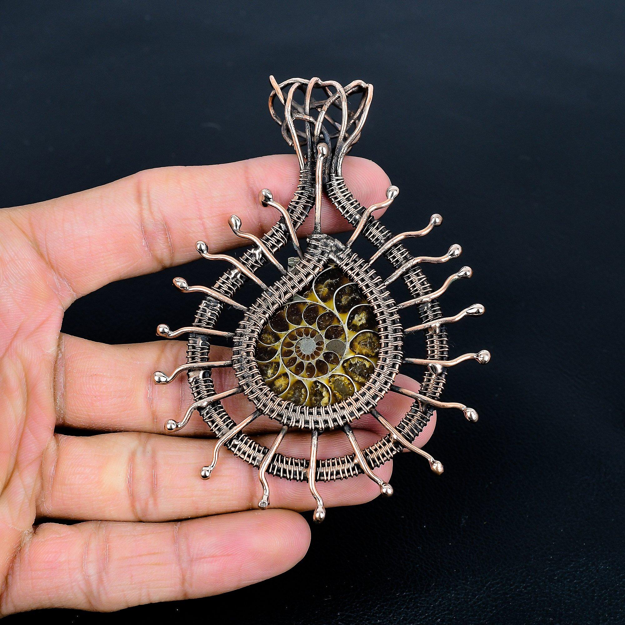 

Подвеска с окаменелостью аммонита, ювелирная подвеска, обернутая медной проволокой 999 пробы, ювелирное изделие ручной работы, красивая подвеска 3.73 Inches