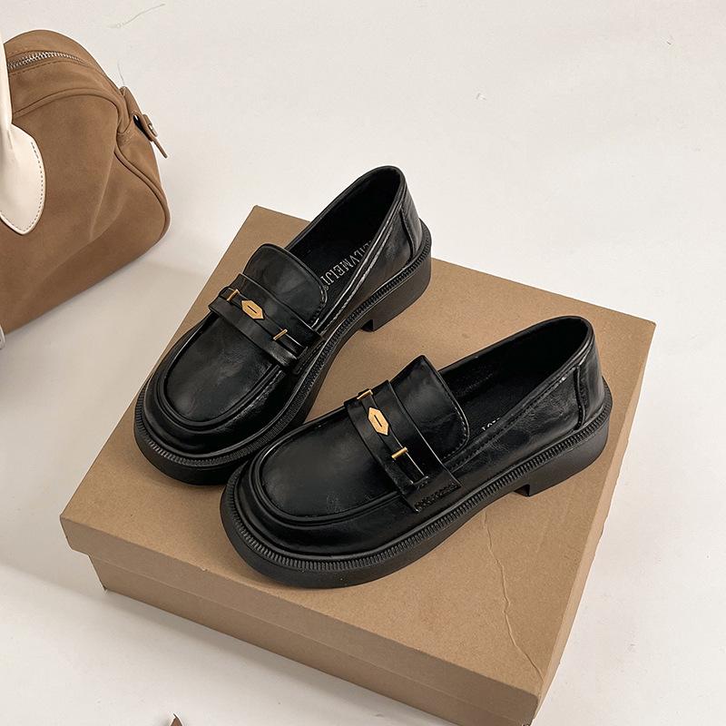 

Британский стиль ретро коричневые туфли на платформе из маленькой кожи женские 2025 новые весна и осень универсальные лоферы на одном ремешке во французском стиле 40 чёрный