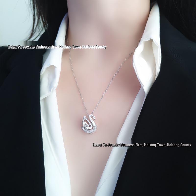 Set de bijuterii Shijia Lebădă: Colier Lebădă Albastră & Cercei Lebădă Roz cu Lanț Claviculă la Modă