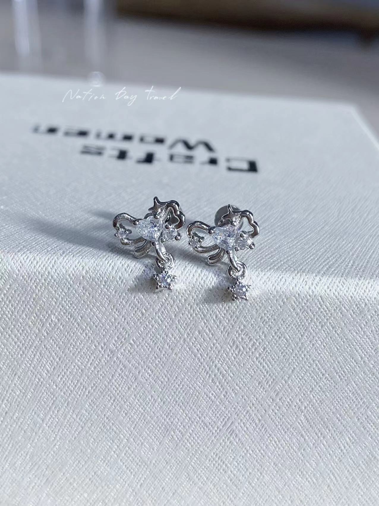 

Bow stud earrings exquisite beautiful simple stud earrings new women