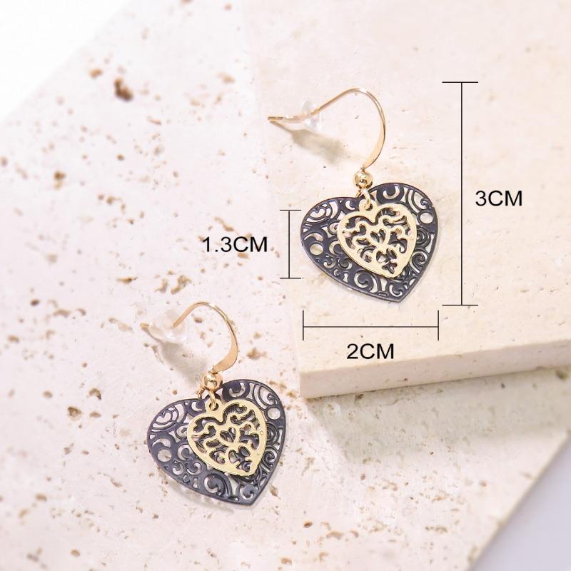 French Retro Hollow Love Simple Temperament and Personalized Earrings