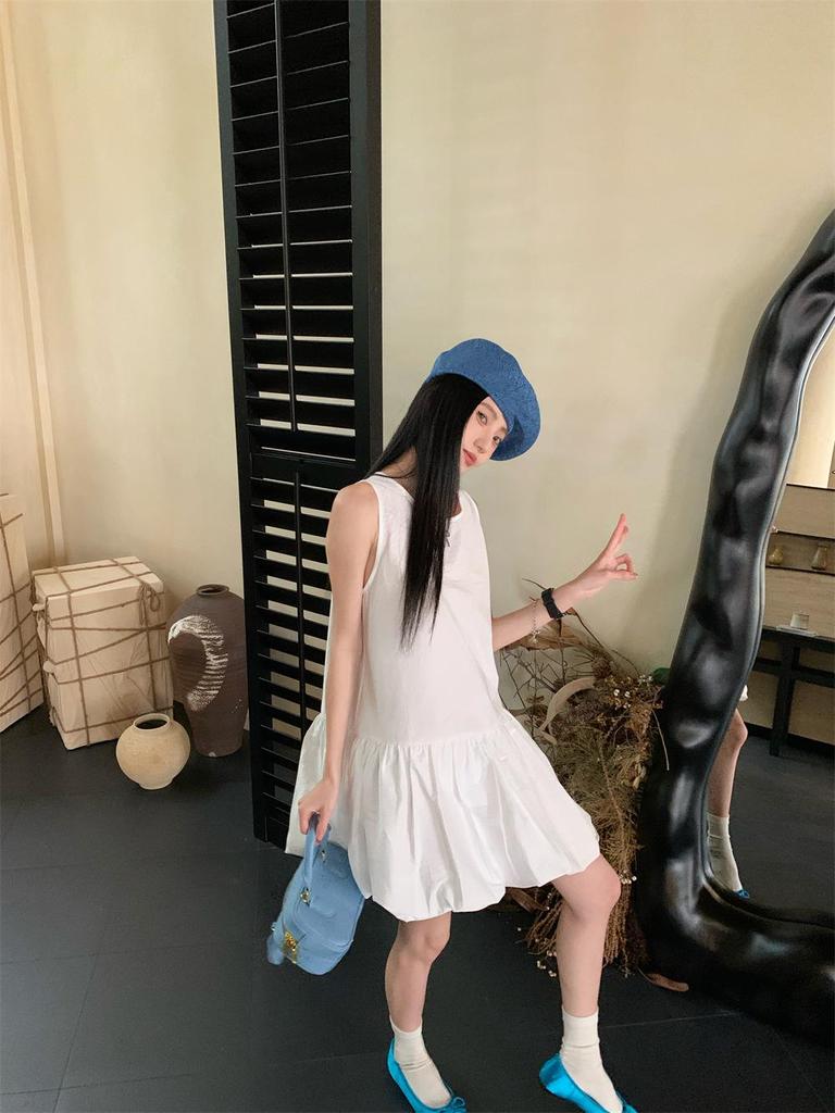 Women's Summer 2025 French White Sleeveless Camisole Dress with Flower Bud Puff Skirt