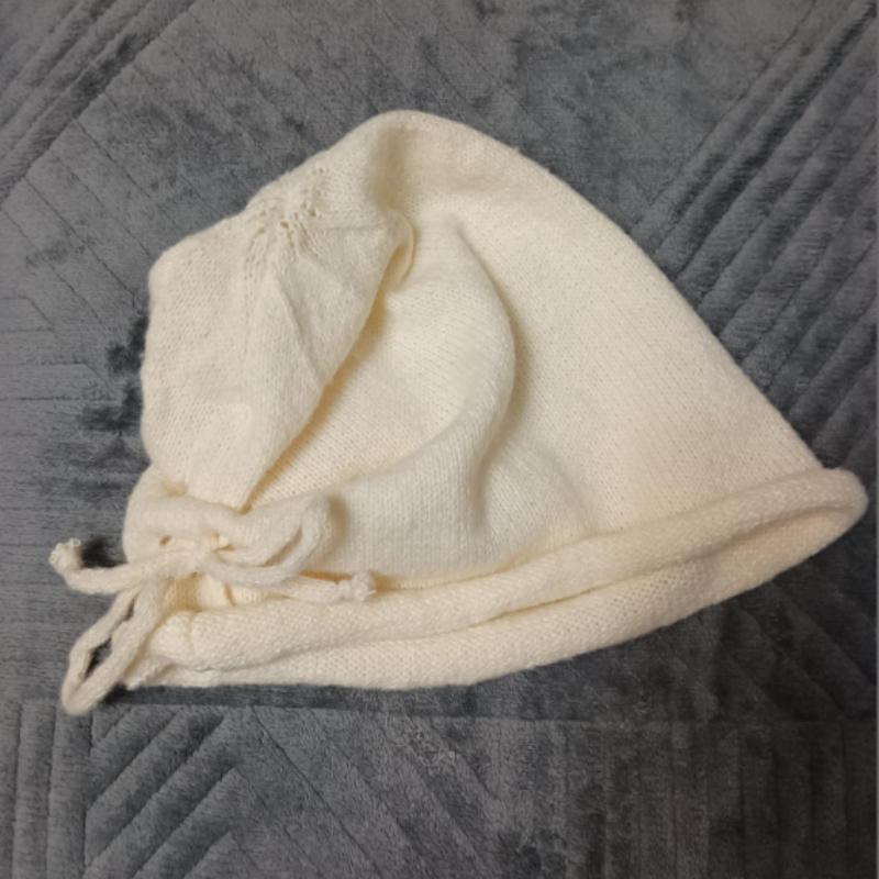 

Большой Обхват Головы Шнурок Сложенная Шляпа Женская Осень и Зима Показывает Лицо Маленькая Теплая Вязаная Шапка 1PC бежевый