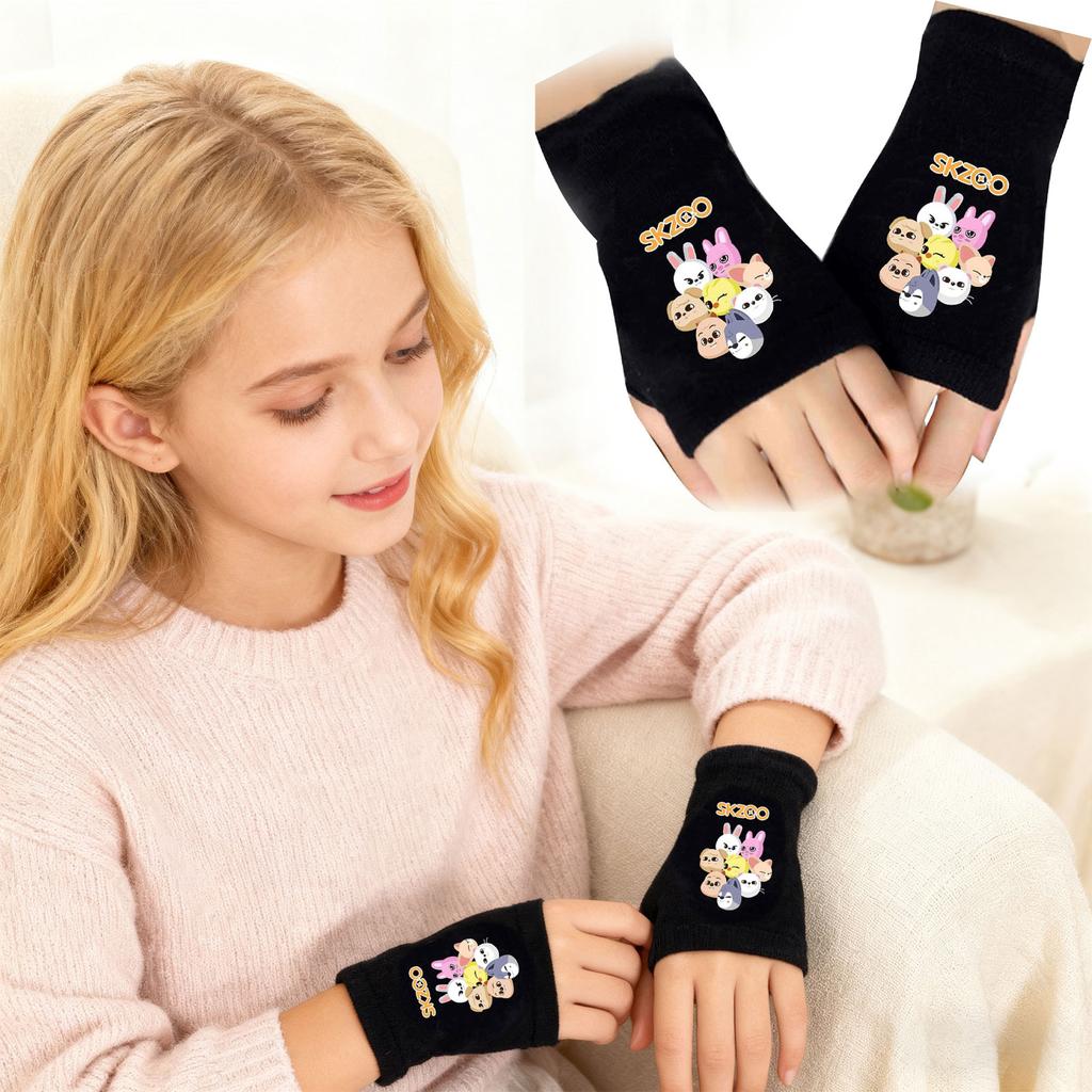 Korean Boy Band Singer's Fashionable Trendy Half-finger Writing Gloves, Warm For Men, Women And Children