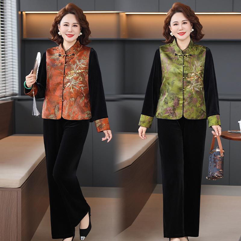 Elegant Gold Velvet Suit – Spring/Autumn for Middle-Aged Women: Chic Chinese Style Vest & Casual Three-Piece Set.