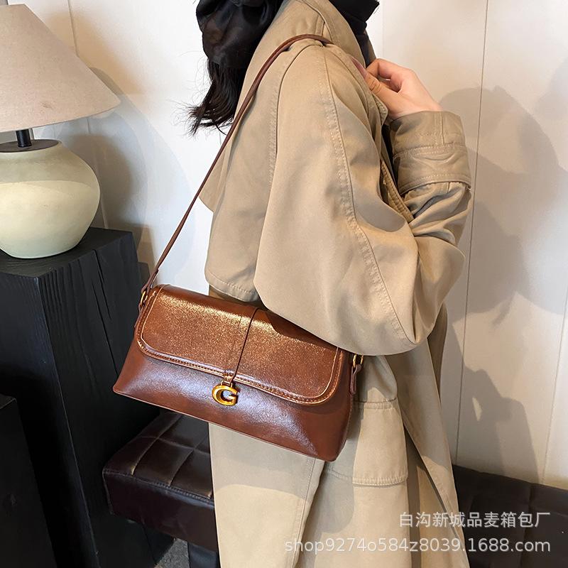 Premium texture fashionable versatile small bag women's 2025 new trendy temperament underarm bag retro shoulder baguette small bag