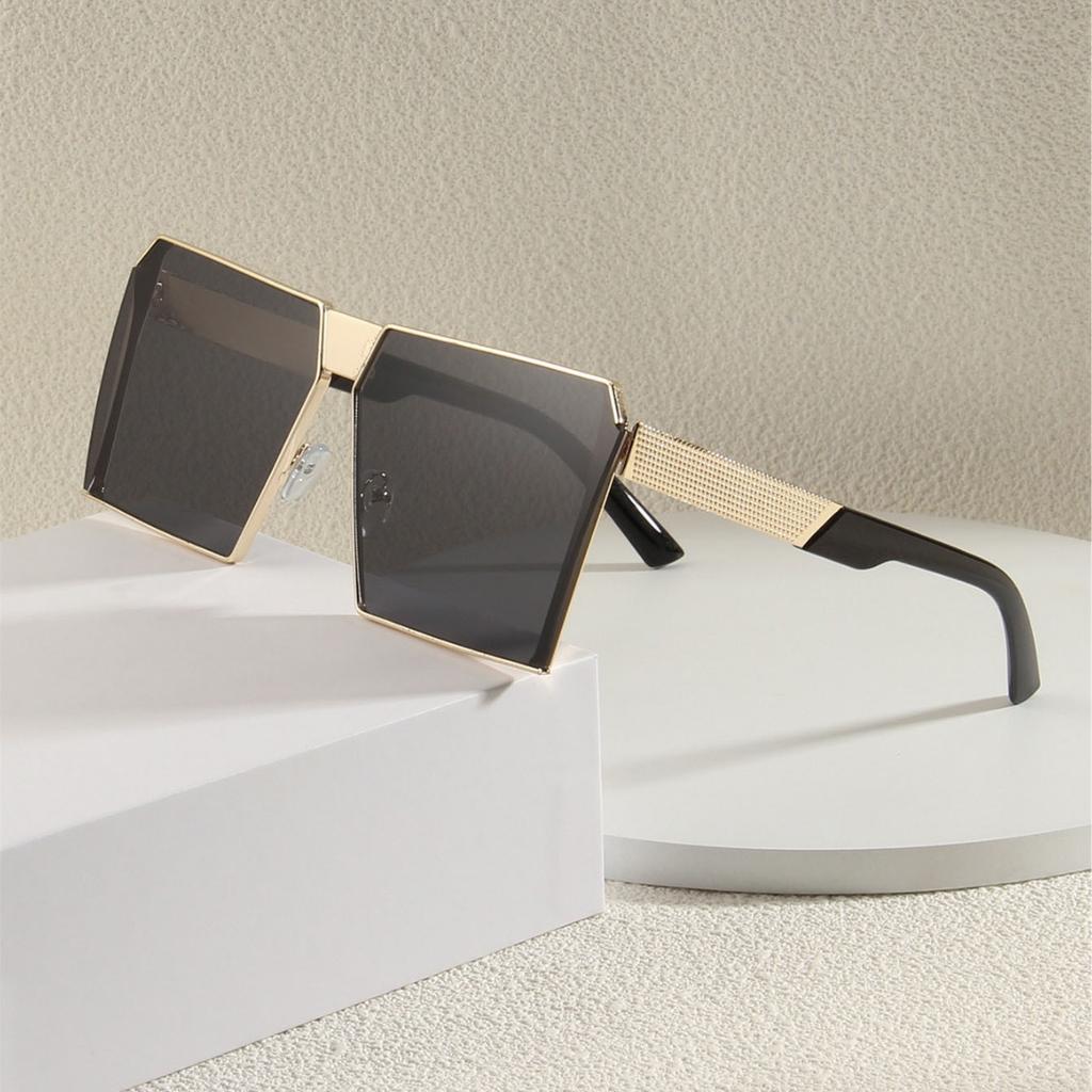 1111 New Fashion Eye Protection Square Metal Sunglasses Sunglasses Men's and Women's European and American Street Shots UV Protection