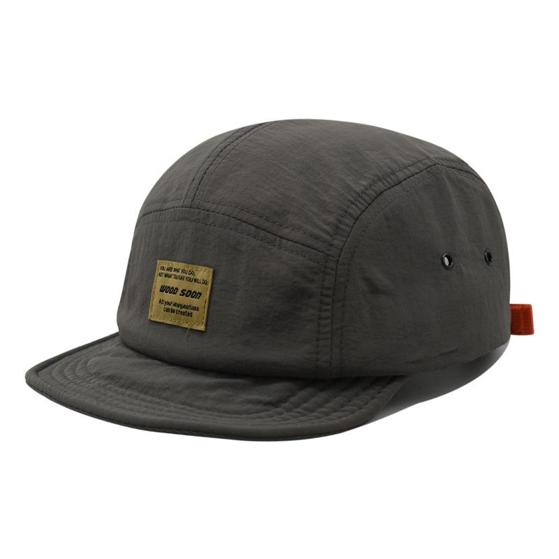 Fashionable slim-fit patch-lettered five-piece fabric quick-drying baseball cap. Simple and versatile. Suitable for camping.
