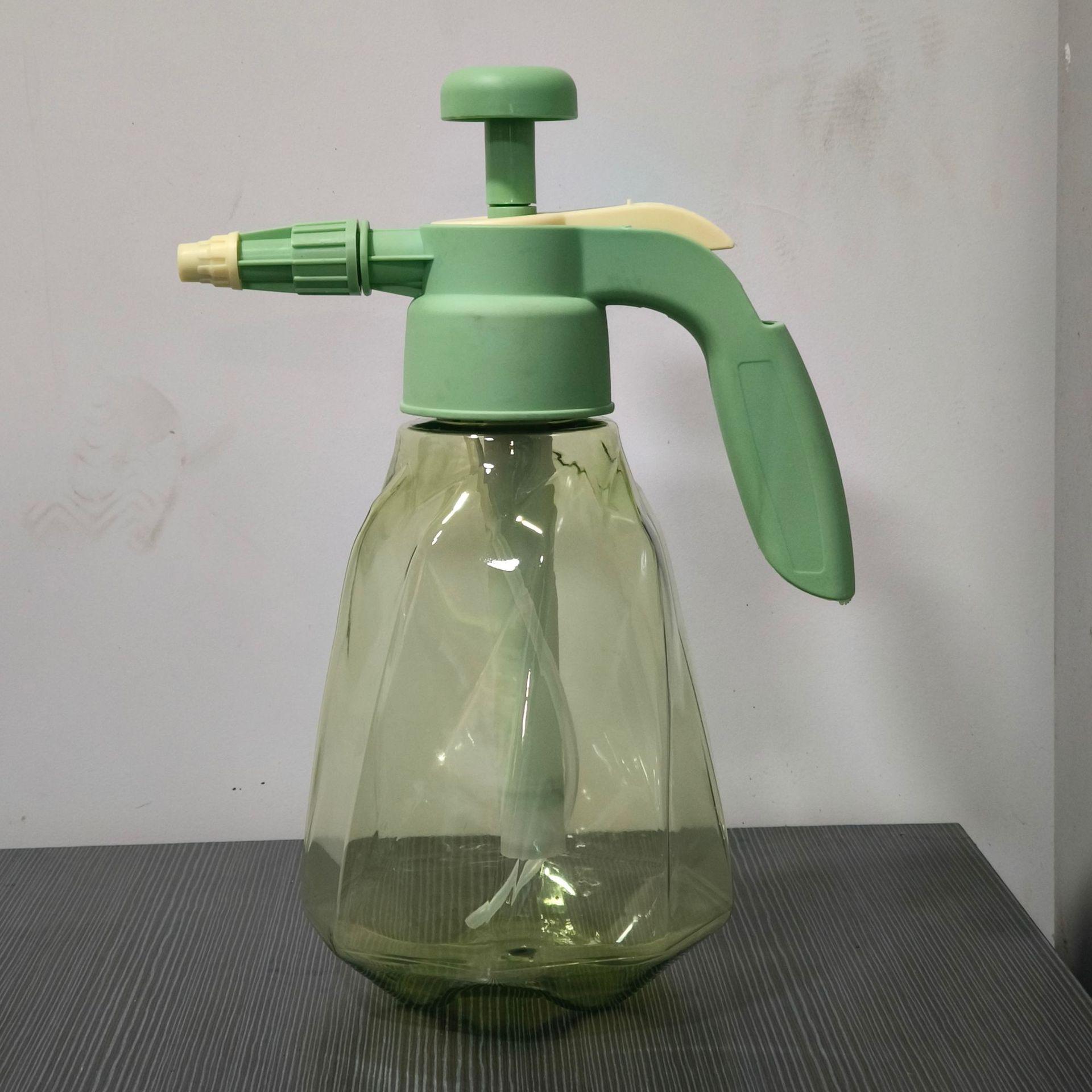 

Compact Pressure Sprayer Bottle for Flowers and Disinfecting