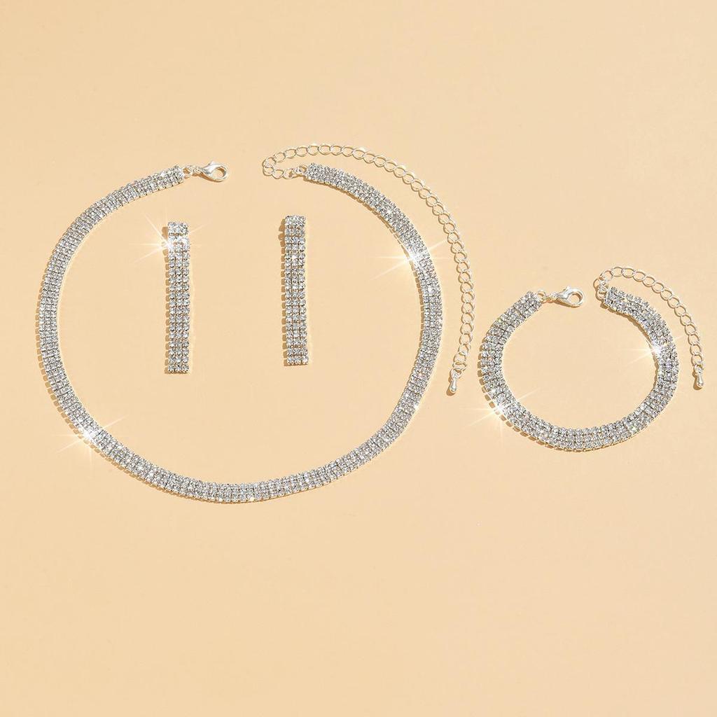 Elegant Bridal Jewelry Set: Versatile Rhinestone Necklace, Bracelet & Earrings