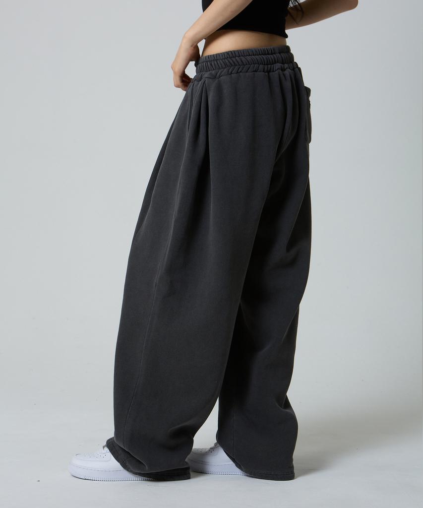 UNKNOWN PLANET [Fleece-Lined Version Added] Daily Double-Pleat Wide Pigment Sweatpants Charcoal