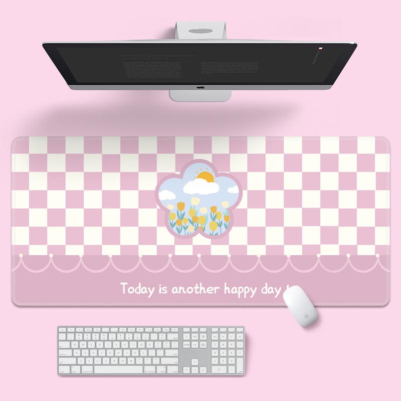 Extra Large Cute Checkered Mouse Pad, Flower Bear Design, Desk Mat for Laptop and Keyboard