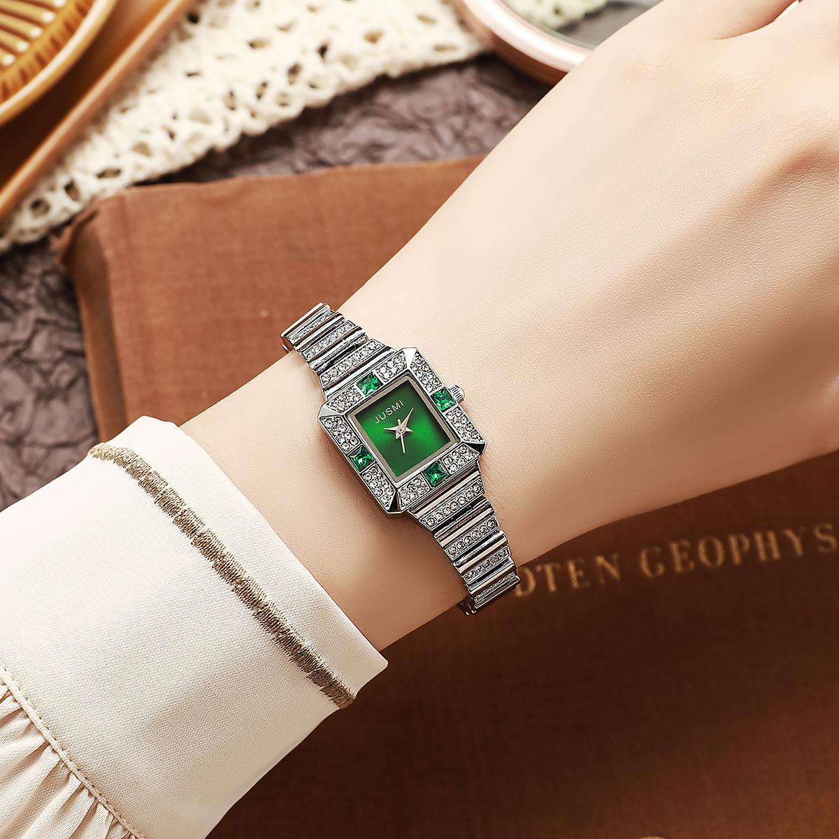 

Ladies exquisite, fashionable, and high-value Yanbian diamond studded steel strip quartz watch зелёный