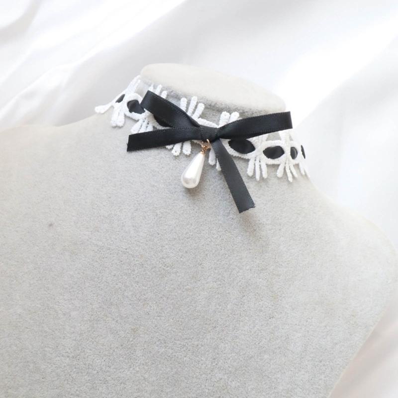 Elegant Lace Collar Necklace Maid Neck Collar Bowknot Lace Choker Necklace Chain Choker Suitable for Cosplay and Parties