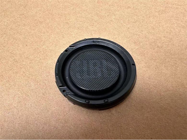 

Коаксиальный динамик JBL KALEIDO 4-го поколения 2,25 с НЧ-динамиком, пассивным излучателем и диафрагмой