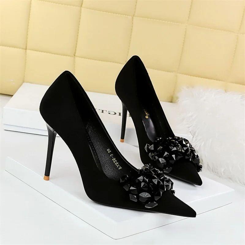 Mode 2024 Neue Mode Spitzschuh Wildleder Strass Damen Pumps Schleife Luxus Edelstein Party Dünner Hoher Absatz Einzelne Schuhe