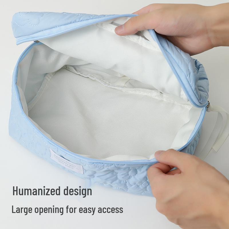 Cloud Makeup Bag: Portable Soft Travel Organizer with Large Capacity, Fluffy Design, Perfect for Makeup or Pencil Storage