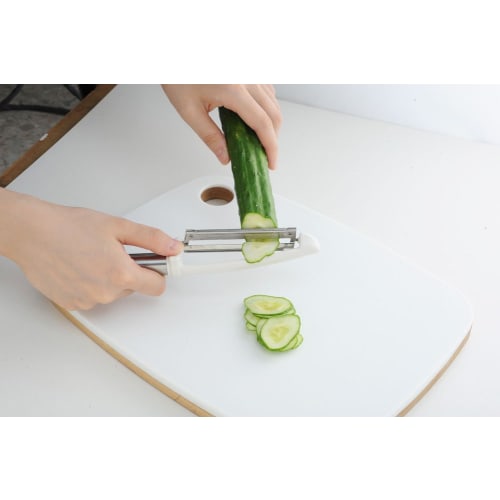 ERNEST [Made in Japan] Vertical Cabbage Peeler, Shreds Cabbage, Anti-Splatter, Ultra-Thin, Lightweight, Suitable for More Than Cabbage, Safety Cover I