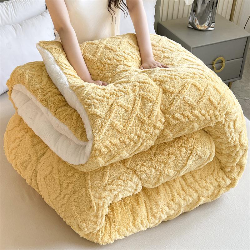 

Taffeta Lambswool Winter Quilt: Thick, Warm Cotton for Dorm Single Bedding, 2025 Style 100x150cm-Child, 2 Jin, Random Pattern