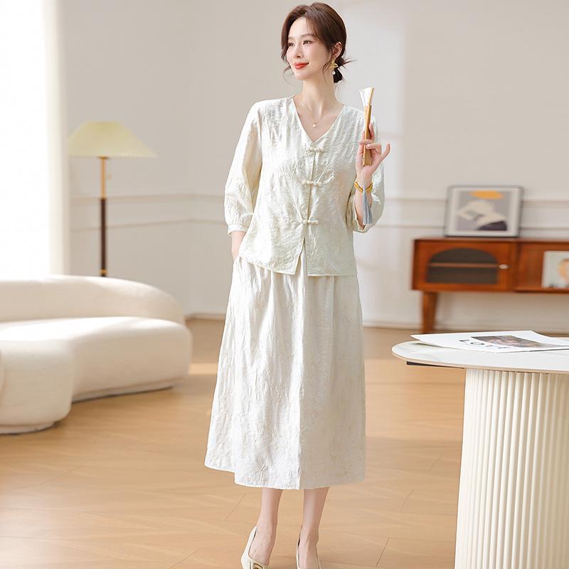 

Mom s Summer Chic: New Chinese-Style Skirt Suit with 3/4 Sleeve Top XL [Recommendation: 80-95 kg]