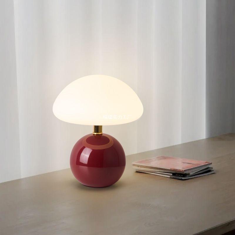 Cream Mushroom Table Lamp: Modern Eye-Protecting Bedside Light for Warm Atmosphere In Boys' and Girls' Bedrooms.