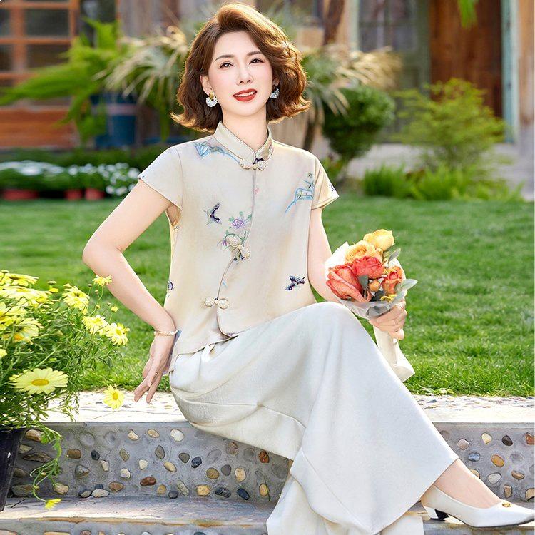 2026 New Stylish Two-Piece Summer Set for Middle-Aged and Elderly Women