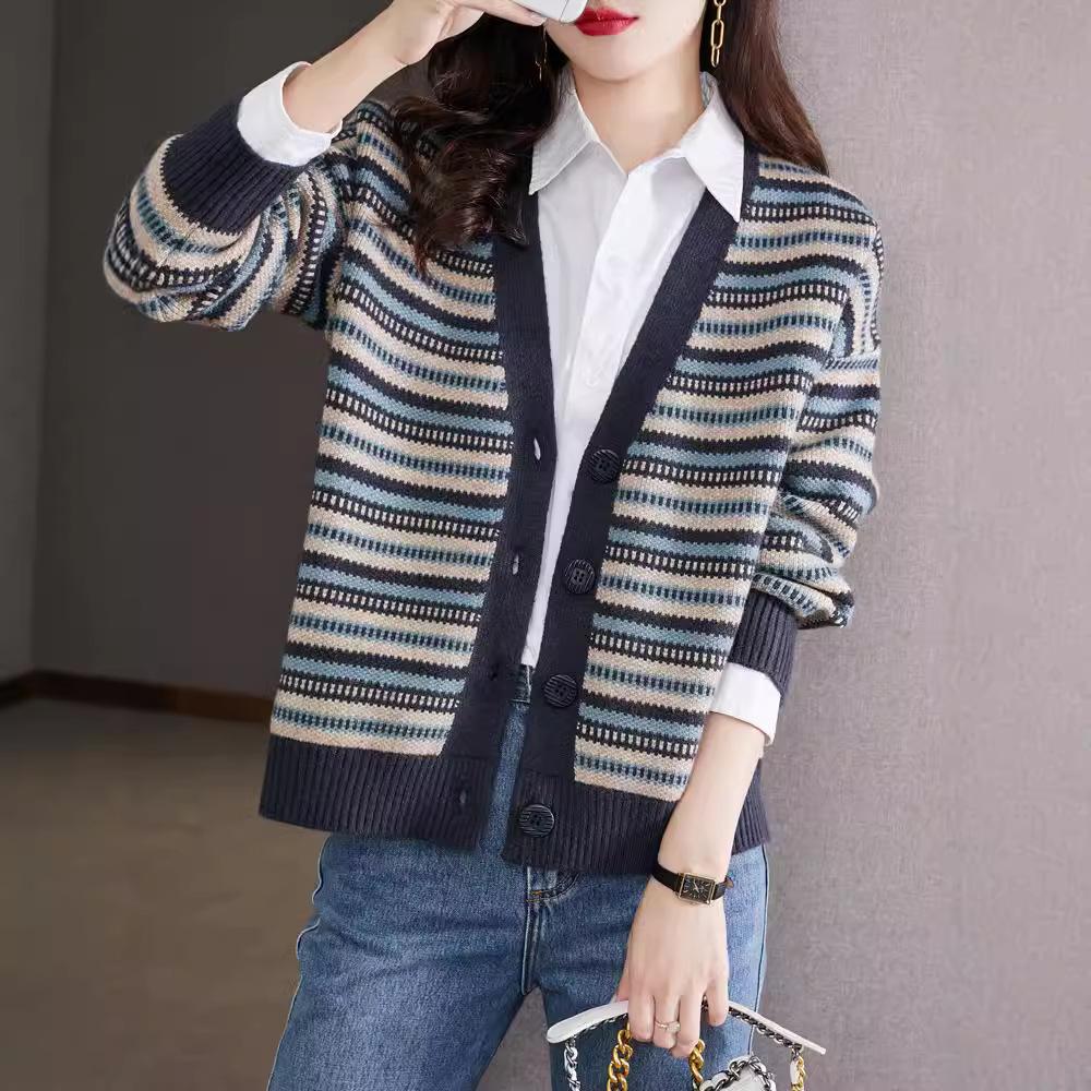 Retro Jacquard Sweater Jacket for Women's Autumn and Winter Loose V-neck Knitted Cardigan Top
