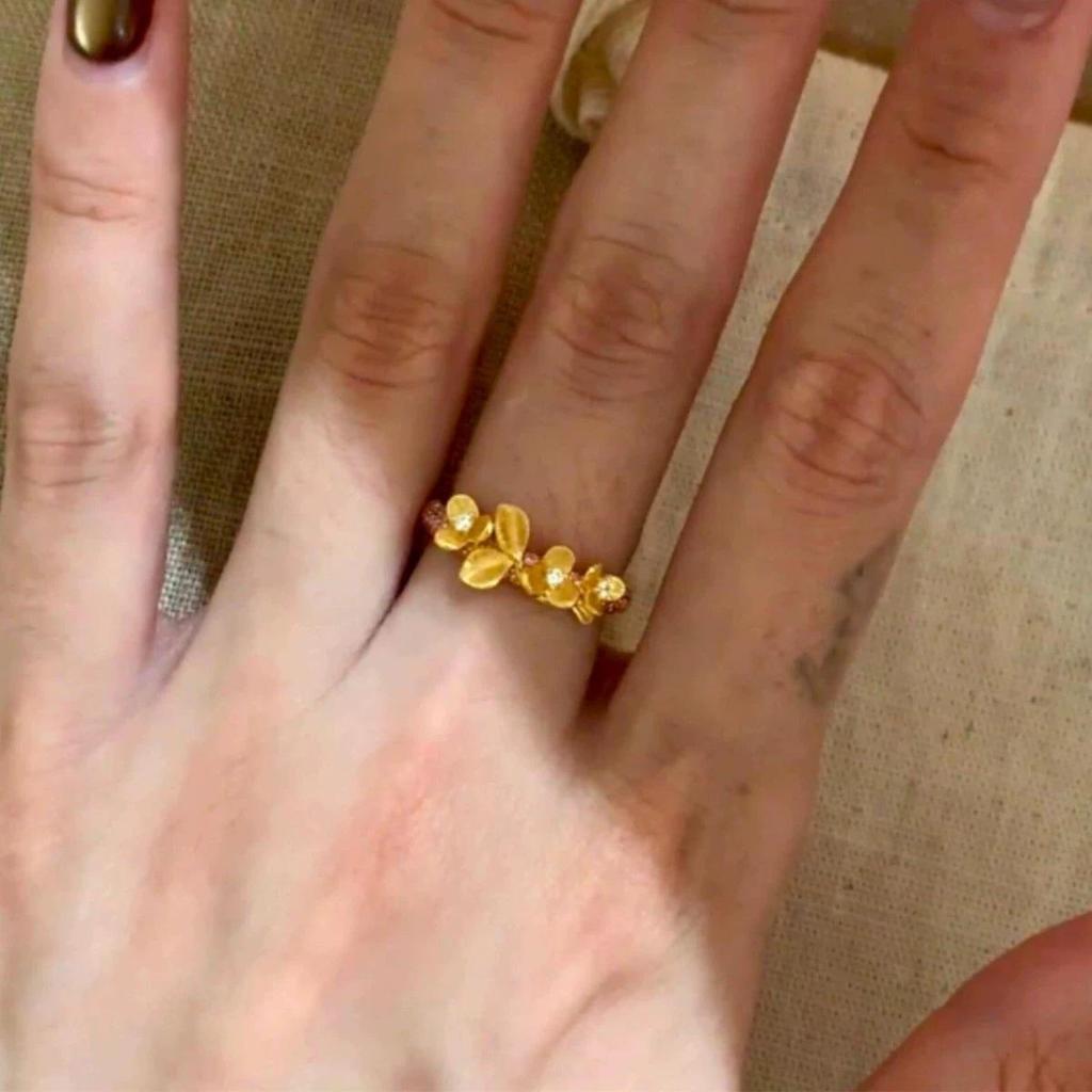 Elegant Three-Dimensional Golden Osmanthus Women's Ring: Light Luxury, Versatile, Stackable, Openable, Fashionable Index Finger Jewelry