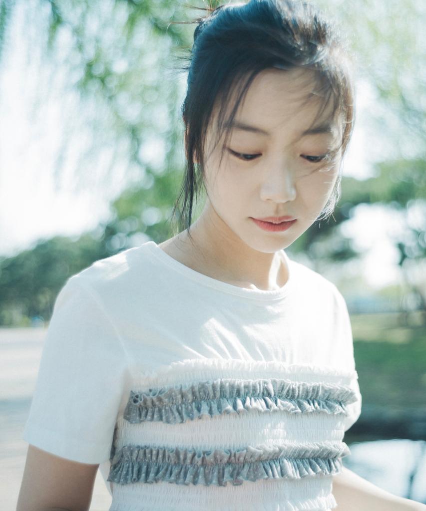 Ohesio Dot Frill T-Shirt, White