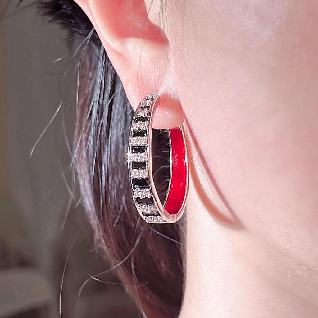 CMM Svarte og Hvite Zirkon Sirkel Ørekroker Europeisk og Amerikansk Stil Smykker Store Ørestikker for Kvinner