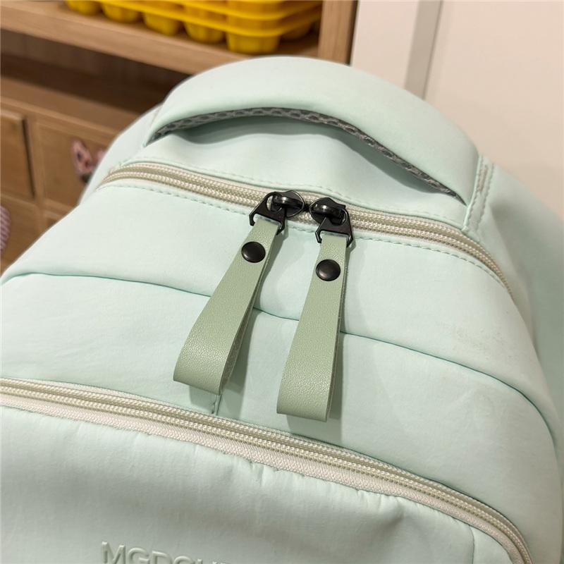 Women's Large Capacity Backpack Student's Lightweight Schoolbag