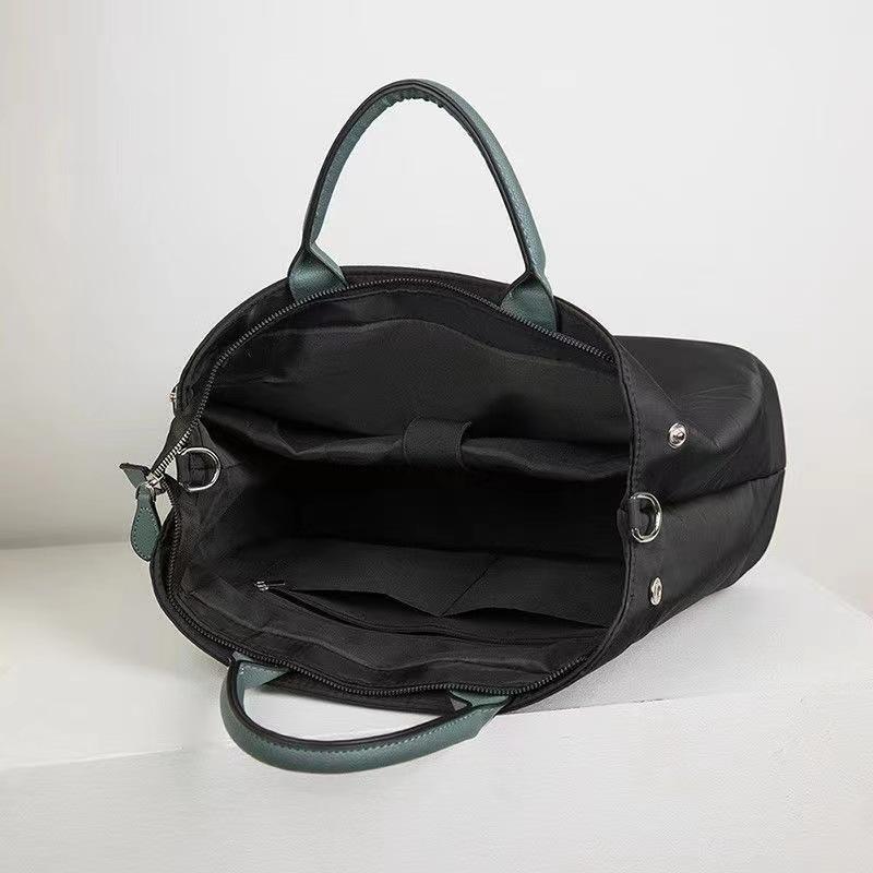 Leisure Large-capacity Tote Bag, Handbag, Shoulder Bag for Commuting with A Laptop.
