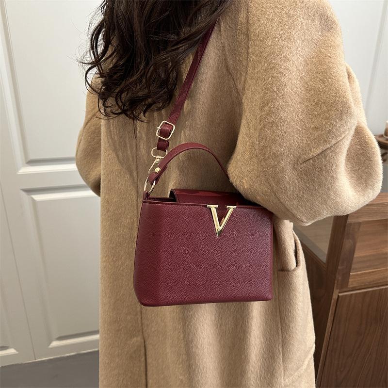 Luxury Women's Tote Bag, Chic V Shaped Stylish Pu Leather Bucket Bag, Top Cover Handbag Women Shoulder Crossbody Bags for Woman
