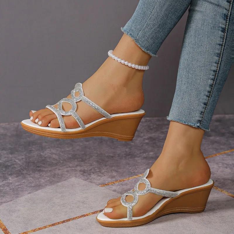 Fashion 2025 Summer Open Toe Women's Slippers Fashion Crystal New Outdoor Plus Size Best Seller Comfortable Wedge Slippers Zapatos Mujer
