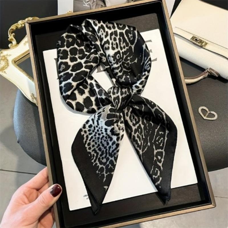 Zhang Ruonan silk scarf women's spring and summer new fashion retro accessories scarf neck high-end small square scarf