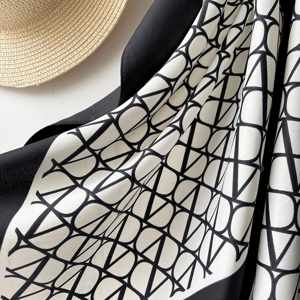 New Spring Style Silk Scarf Korean Printed Scarf Twill Large Square Scarf High-end Shawl Sun Protection Travel Headscarf for Women