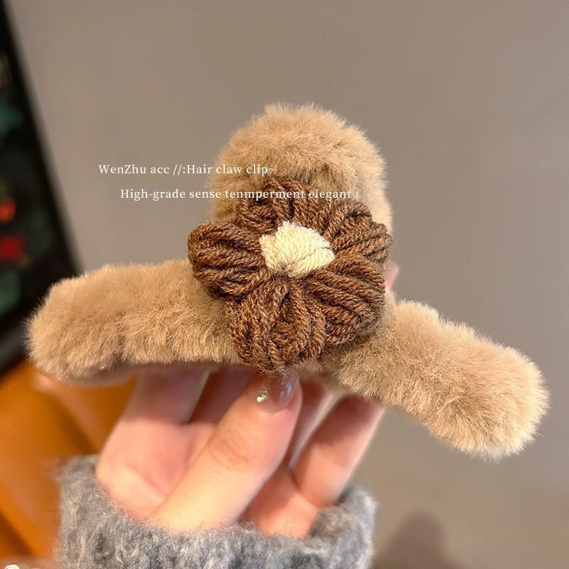 Large Plush Hair Clip: Autumn/Winter Volumizing Shark Clip for Women