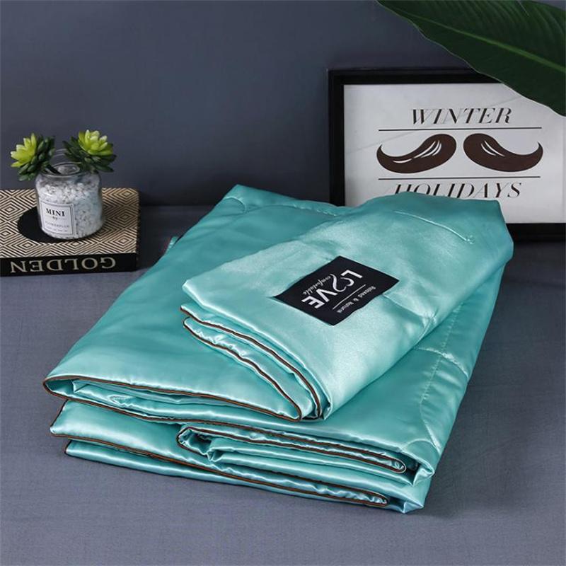 Luxury Emulation Silky Quilted Quilt Queen High End Spring Summer Satin Quilts Mechanical Wash Soft Comfortable Thin Comforter
