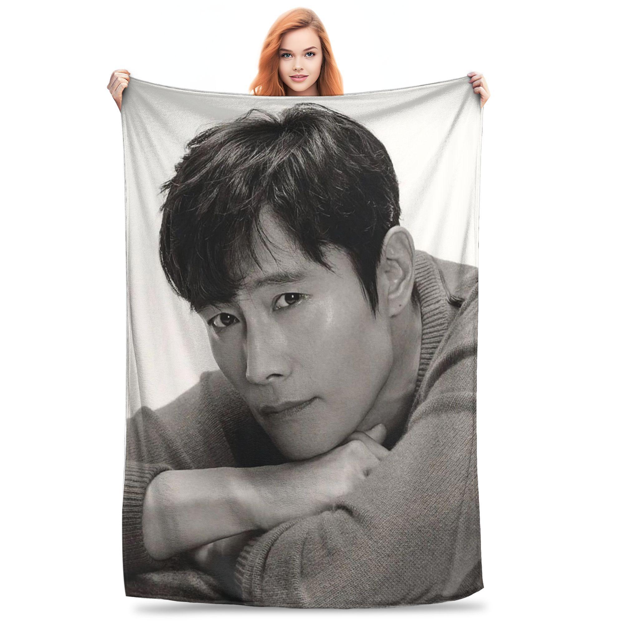 

Lee Byung Hun Actor Blanket Multi-function Flannel Sofa Throw Blanket for Home Bedroom Travel Throws Bedspread Quilt 80x120cm