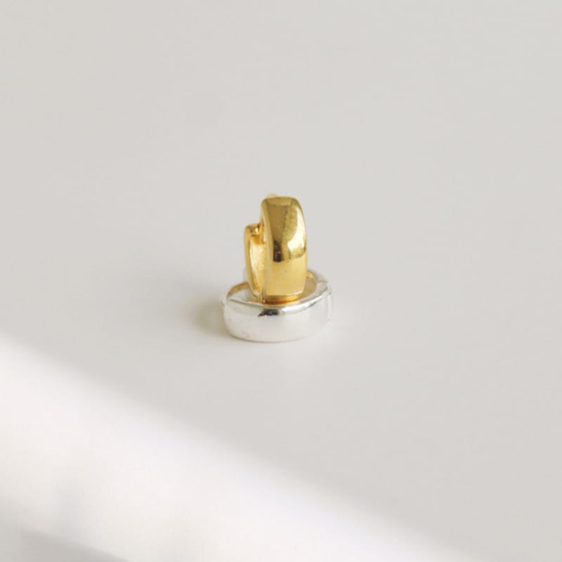 modernlike 14k gold-filled silver round one-touch earrings