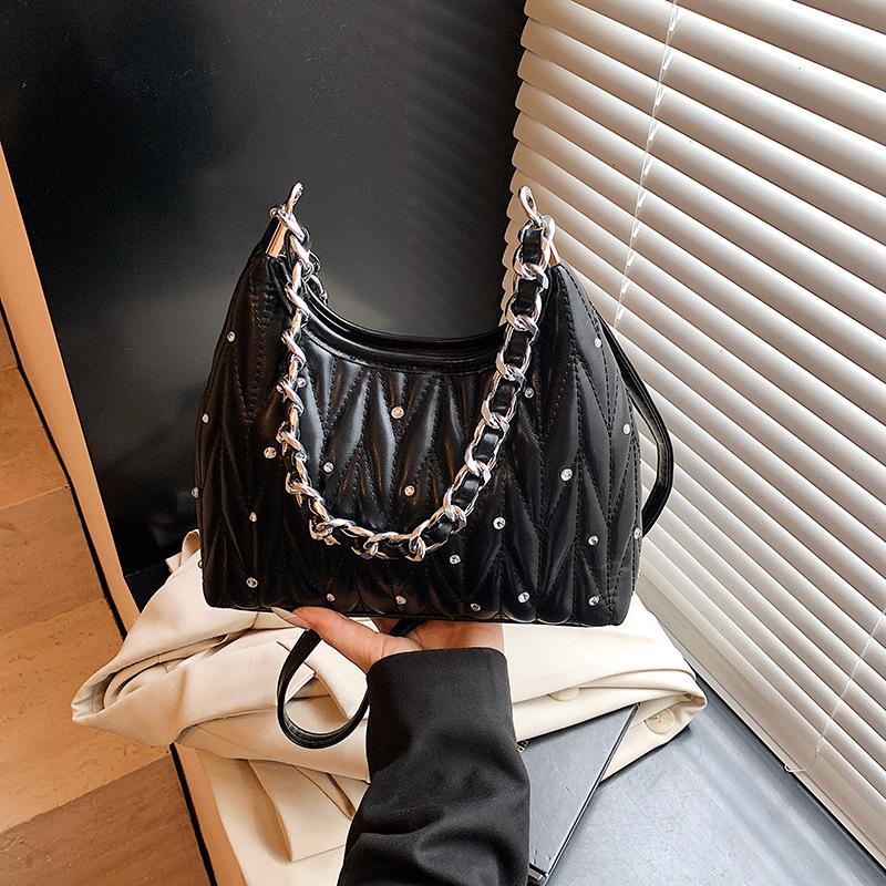 

Textured single shoulder underarm bag women s fashion new trendy summer chain bag versatile fashion messenger bag чорний