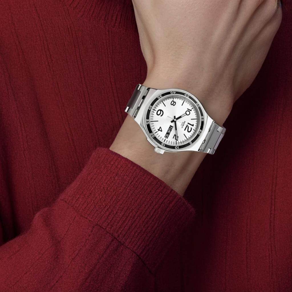 Swatch Movimento al Quarzo Resistenza all'Acqua 30m Orologi da Uomo Orologio 43mm Quadrante Argento Cinturino in Acciaio Inossidabile YGS766G