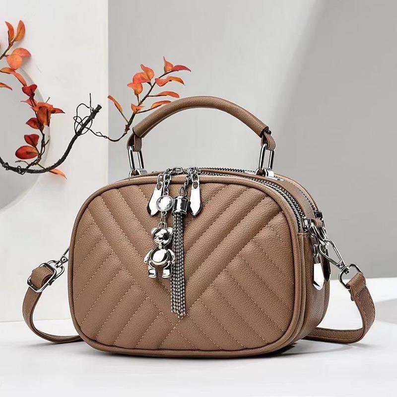 Women's Bag New Fashion Women's Large-capacity Portable Shoulder Messenger Bag Tide