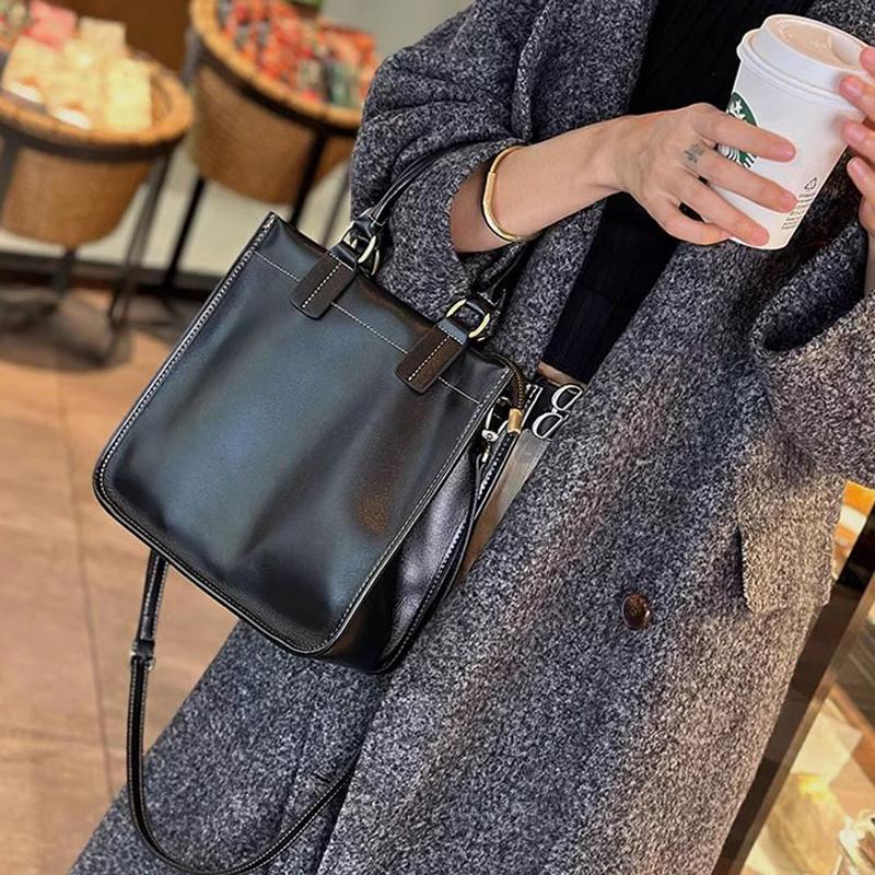 Fashionable new large capacity textured women's handbag, single shoulder crossbody bag, retro square tote bag