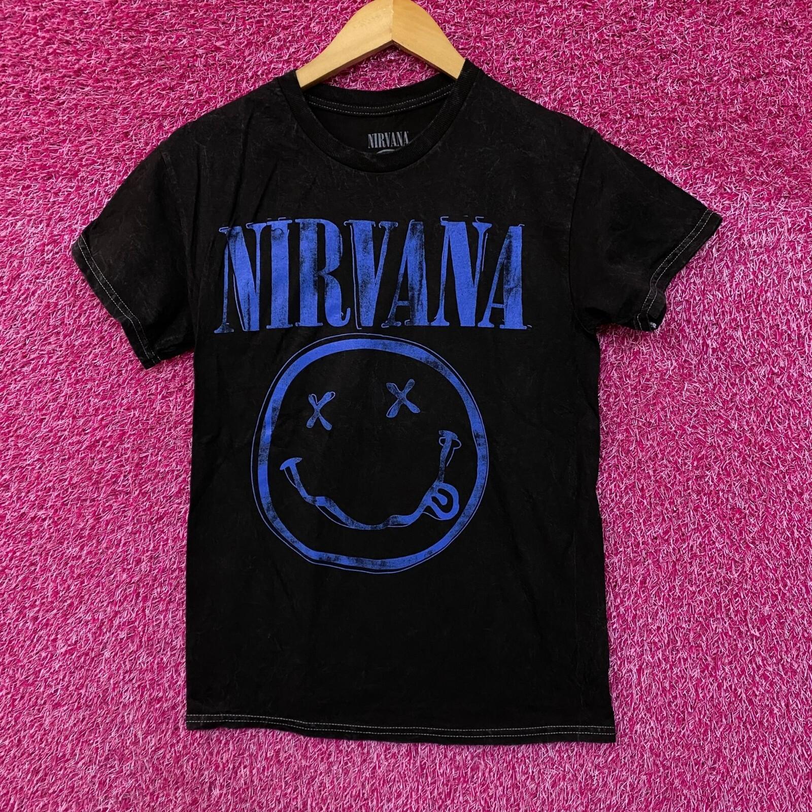 Футболка с логотипом тура Nirvana Nevermind, смайликом Dead Smiley и символикой гранж-группы (размер S). M