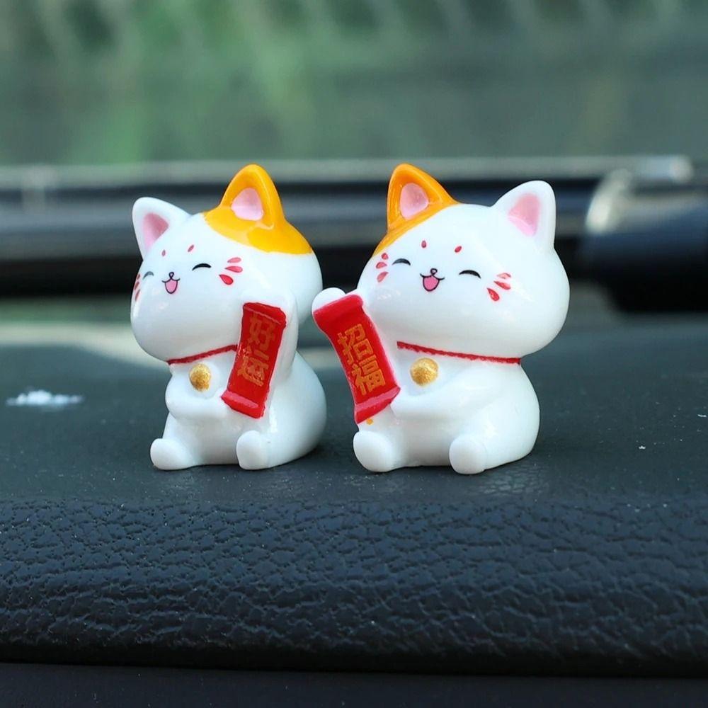 Mini Lucky Cat Car Ornaments Realistic Cat Micro Landscape Ornament  Automotive Interior