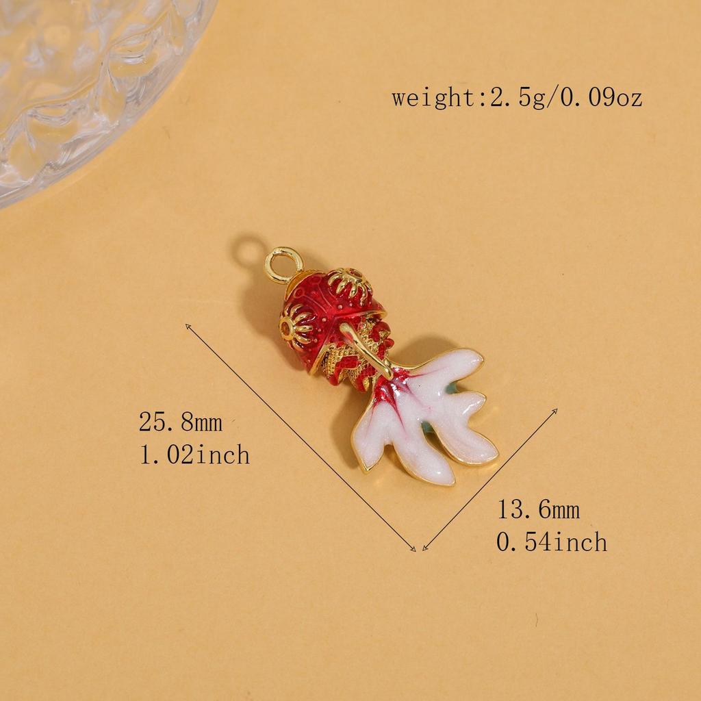 Eleganter vergoldeter Koi-Fisch Anhänger mit Strasssteinen