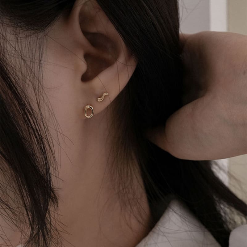 youngglow 14k oval line piercing